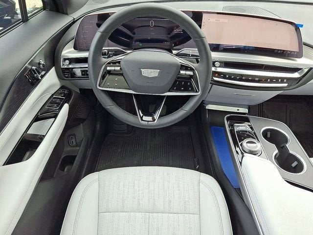 2025 Cadillac LYRIQ Luxury 1