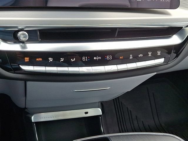 2025 Cadillac LYRIQ Luxury 1